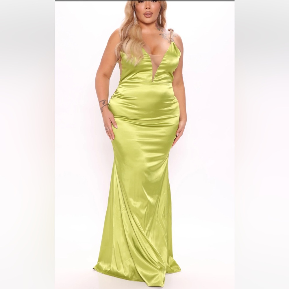 Fashion Nova Plus satin evening maxi dress NWT